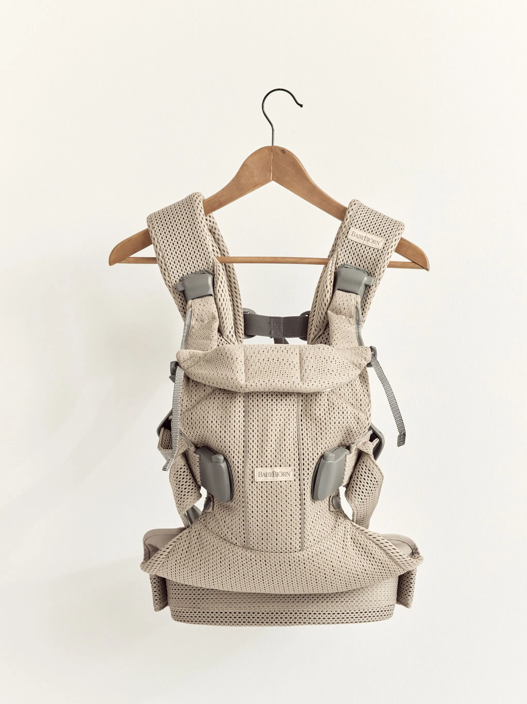 BabyBjorn Draagzak One Cotton 3D Mesh Grijs Beige