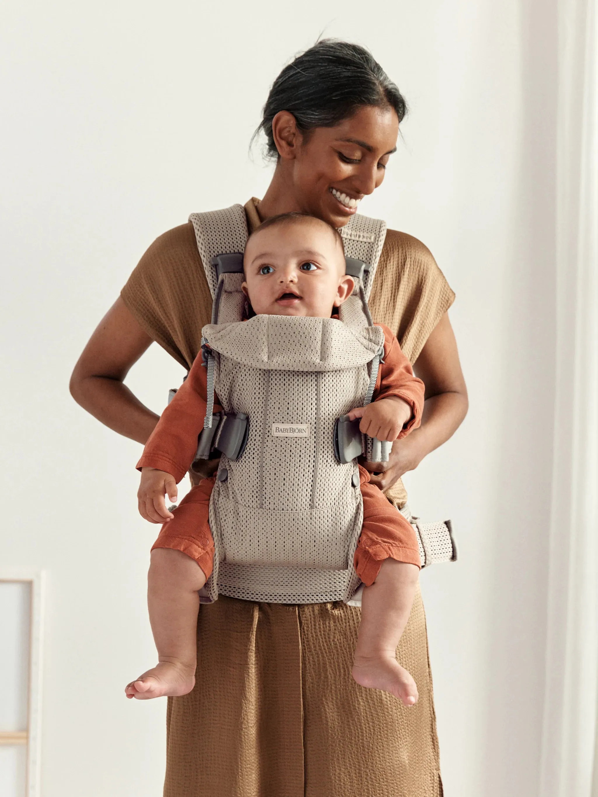 BabyBjorn Draagzak One Cotton 3D Mesh Grijs Beige