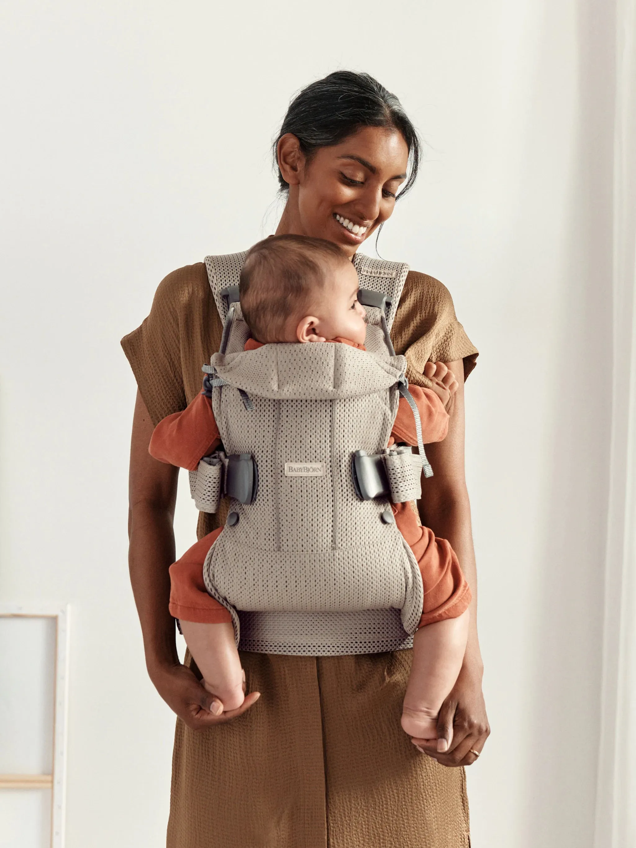 BabyBjorn Draagzak One Cotton 3D Mesh Grijs Beige