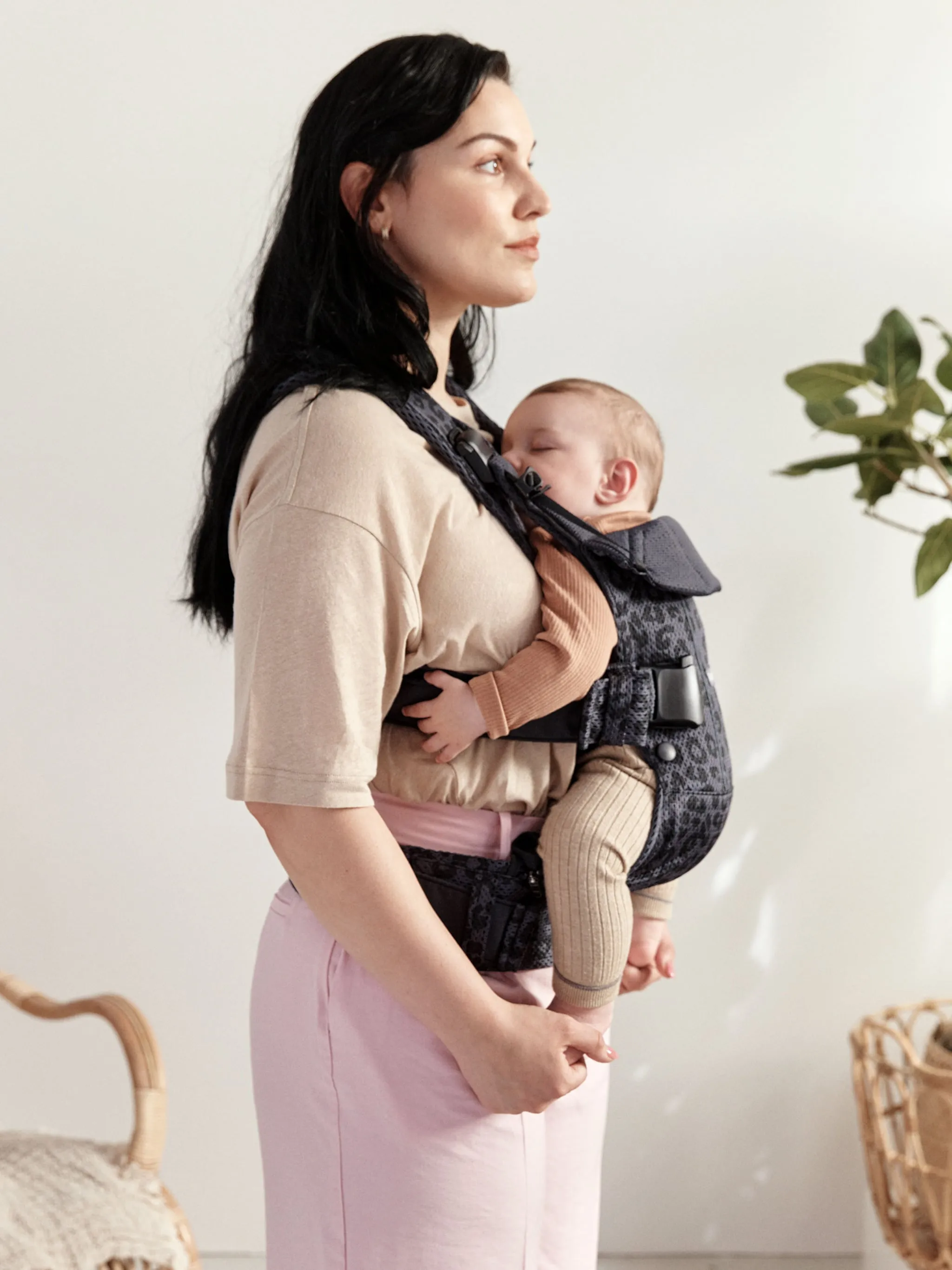 BabyBjorn Draagzak One Cotton 3D Mesh Leopard Antraciet