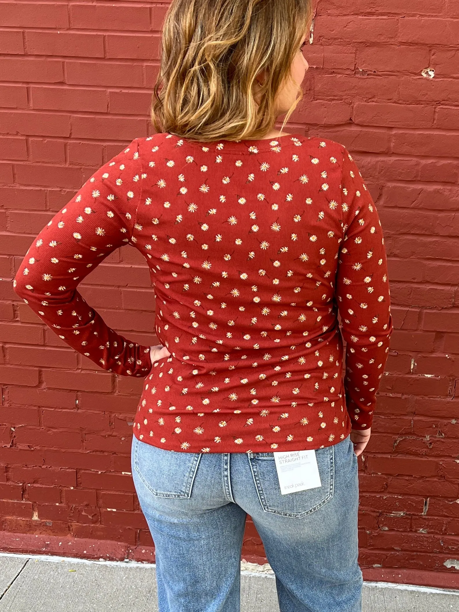Daisy V-Neck Long Sleeve