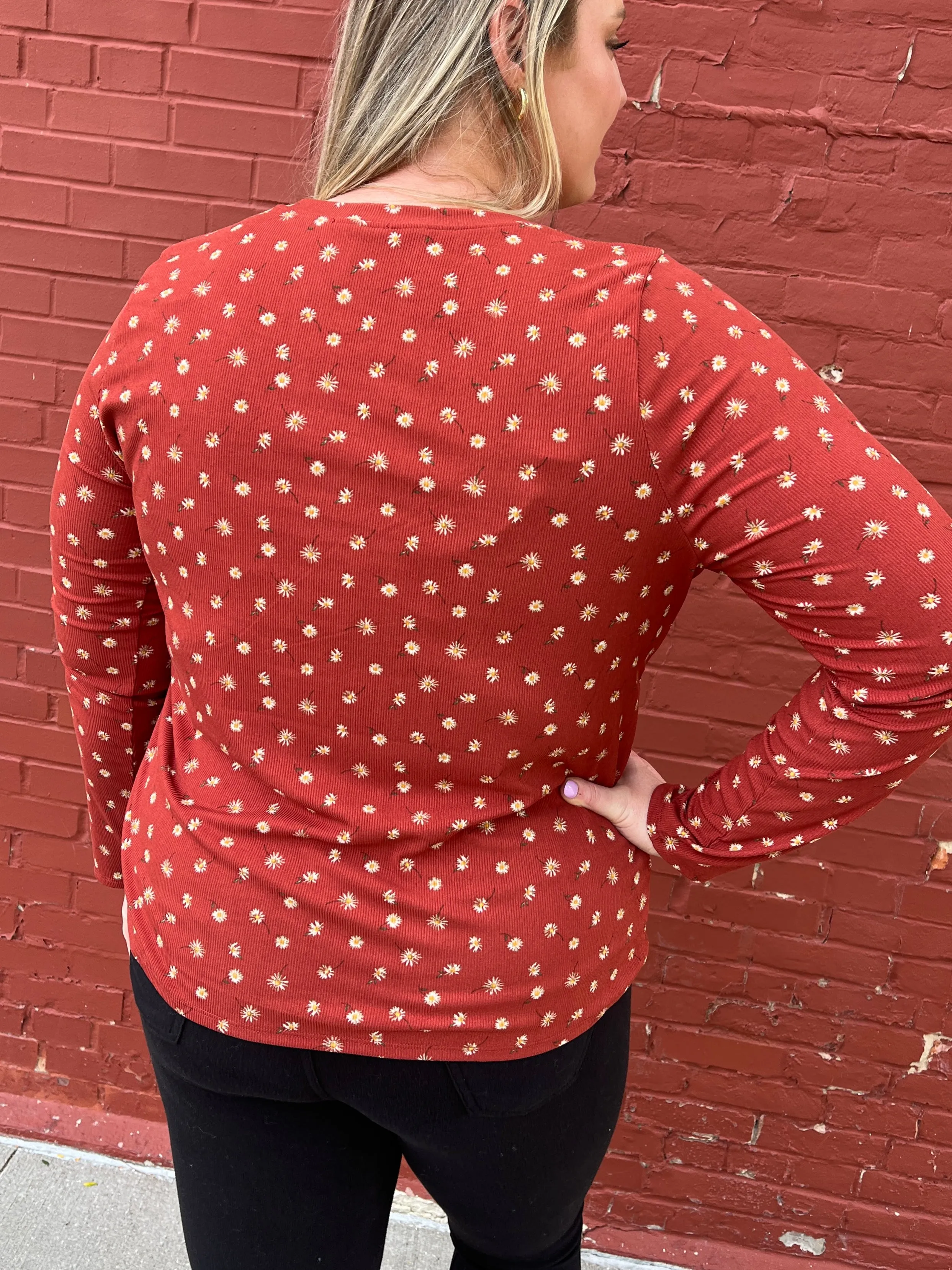 Daisy V-Neck Long Sleeve