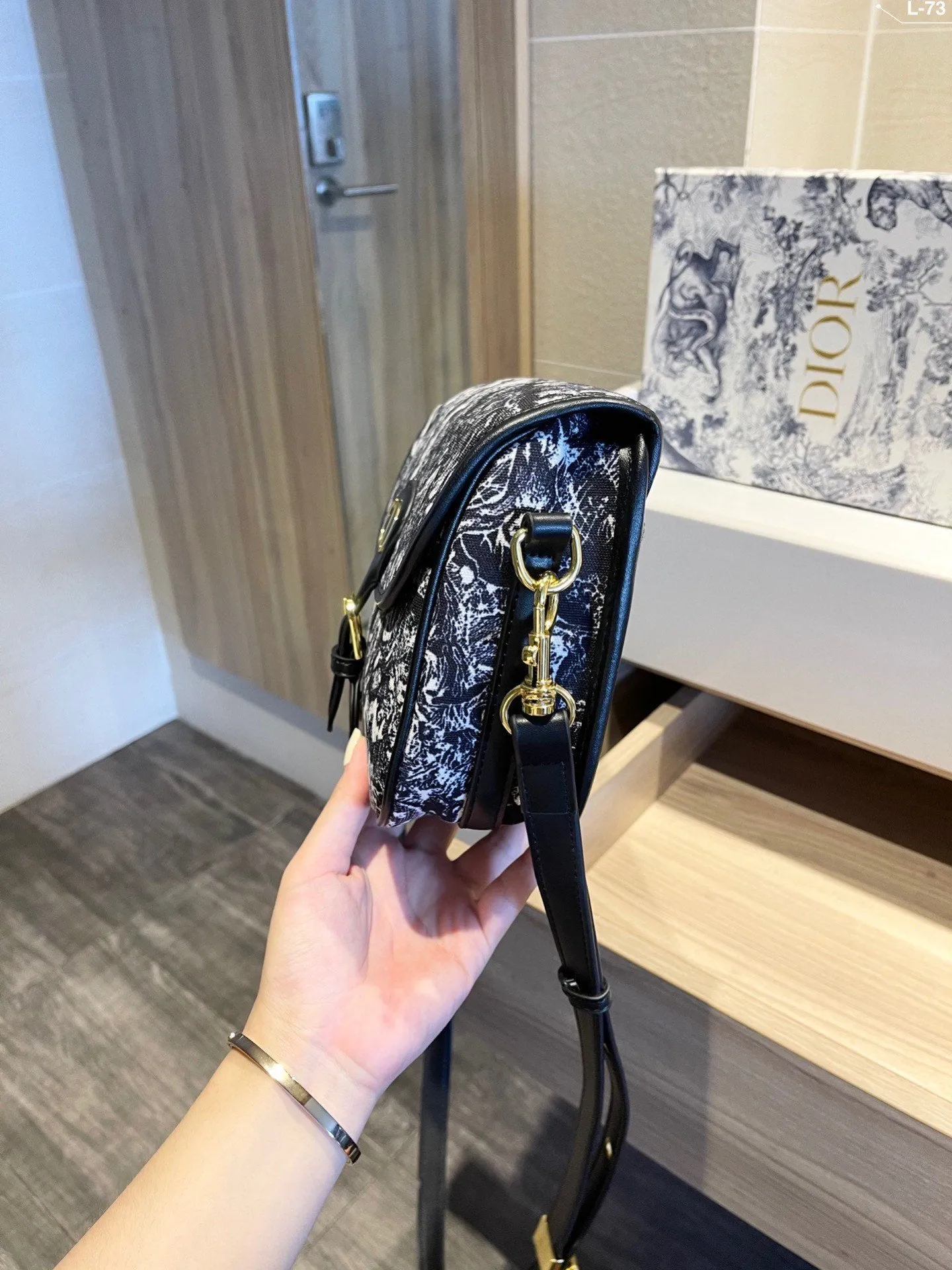 Designer Handbags DR 306