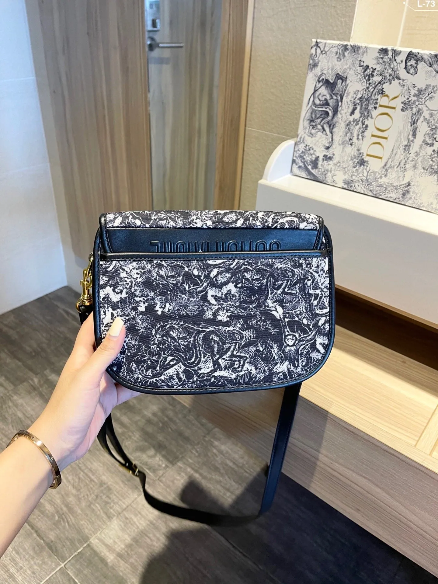 Designer Handbags DR 306