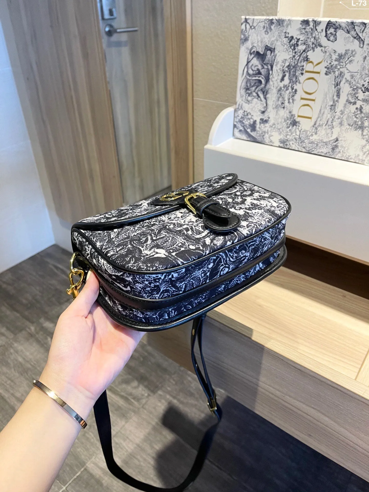 Designer Handbags DR 306
