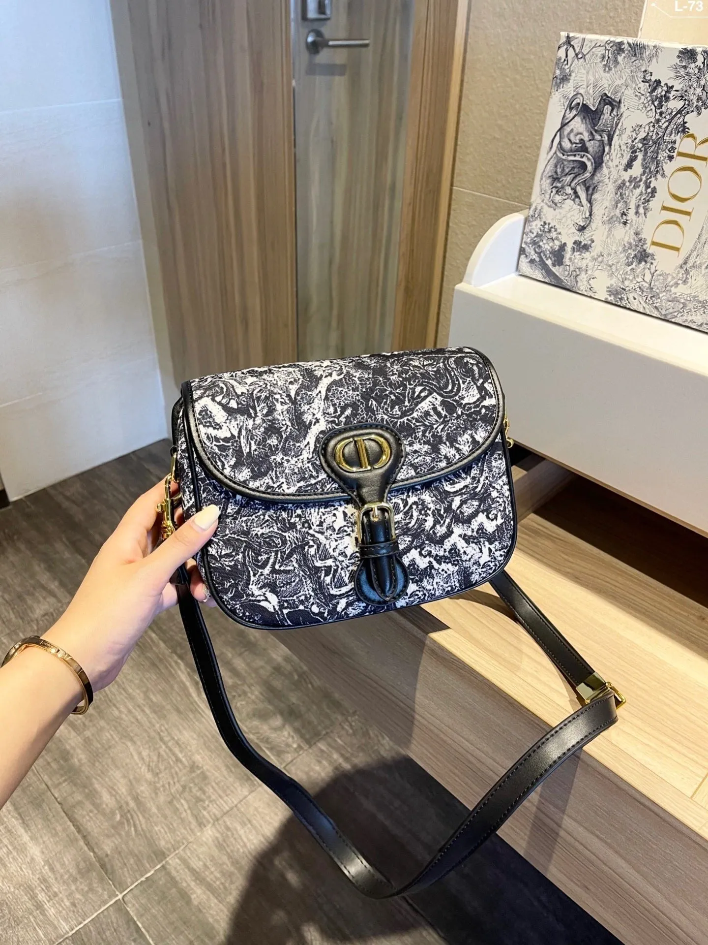 Designer Handbags DR 306