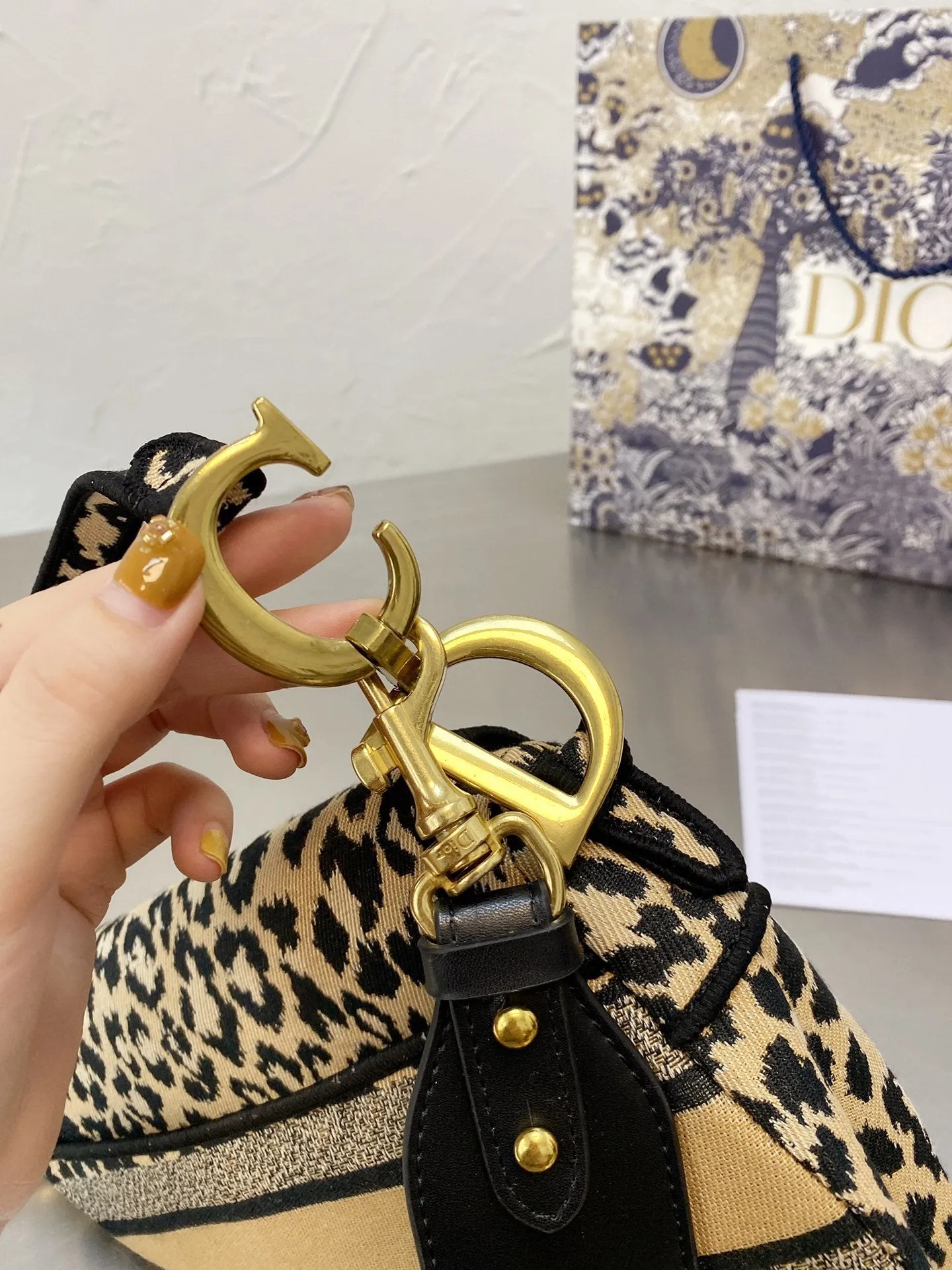 Designer Handbags DR 328