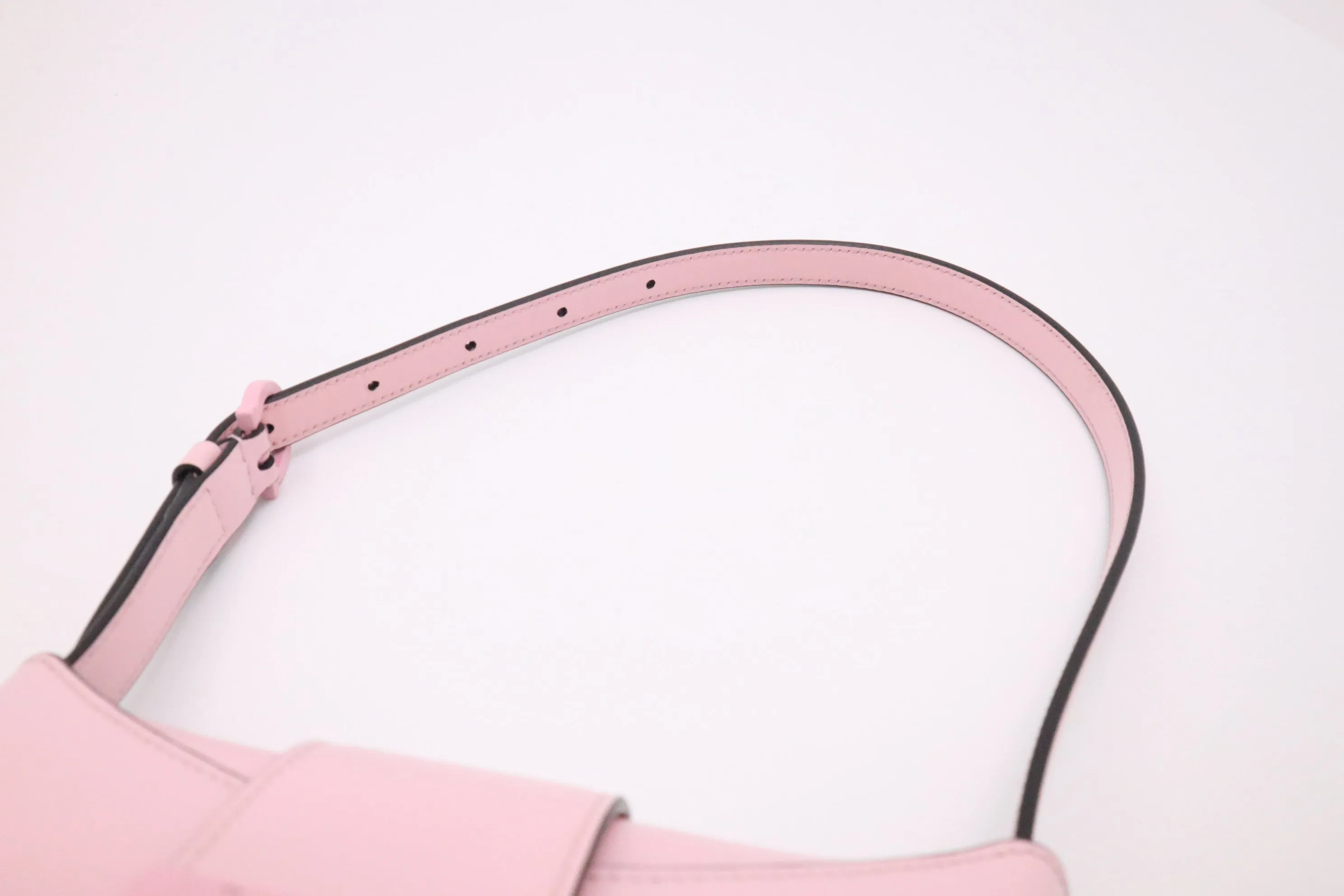 Ferragamo Trifolio Bucket Shoulder Bag in Pink Leather