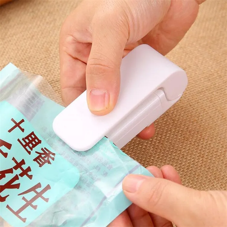 Household Portable food clip mini snack plastic bag sealer to create an airtight seal