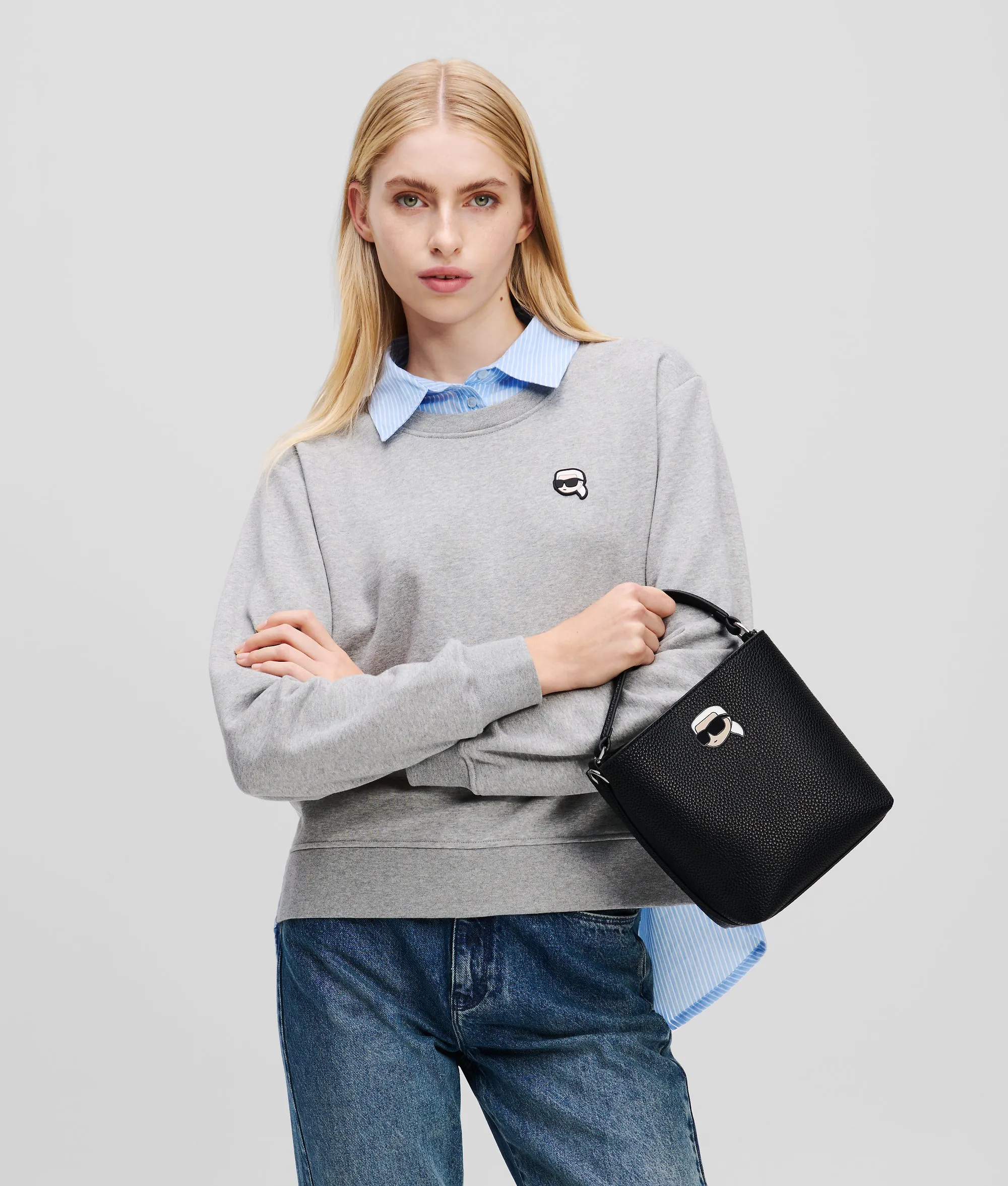 IKON PEBBLE BUCKET BAG