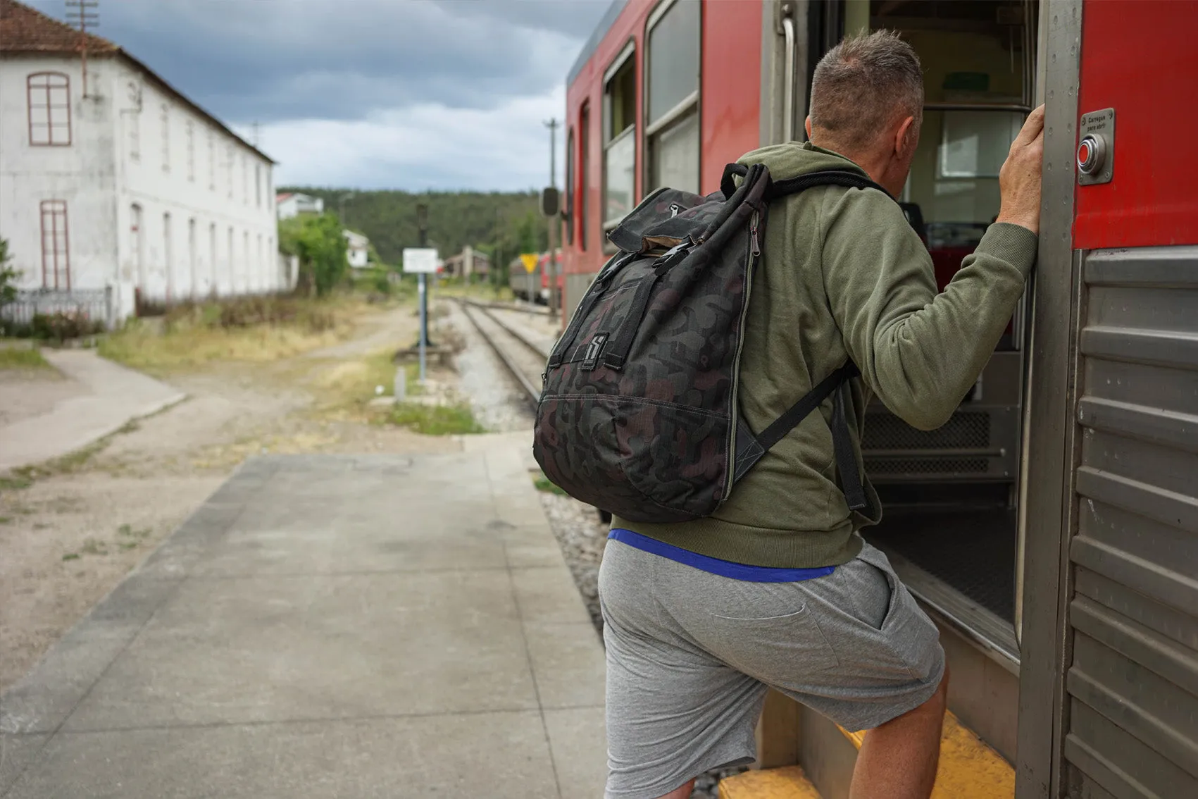Mr. Serious Wanderer backpack camouflage