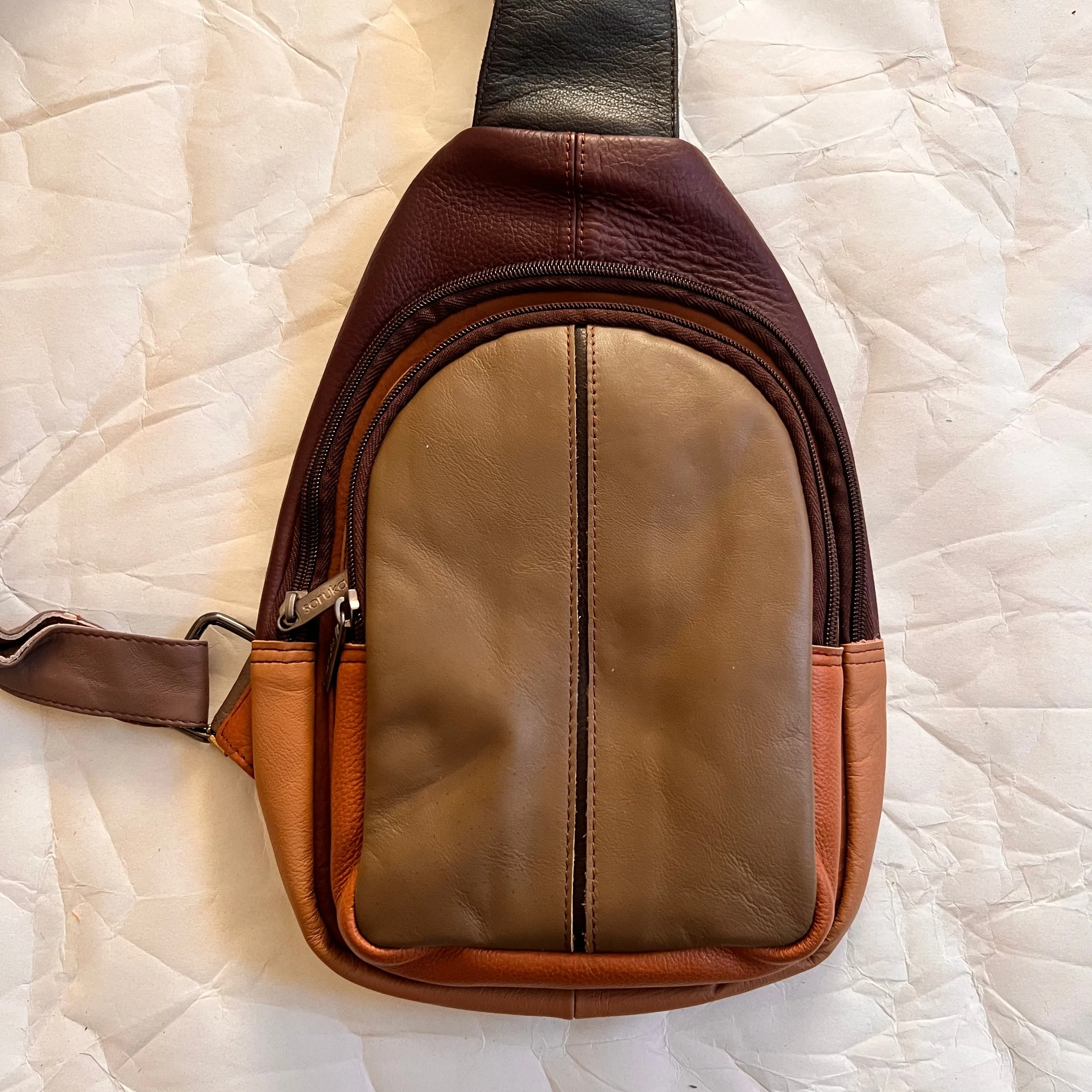 Soruka - Gregg Sling Bag, Taupe