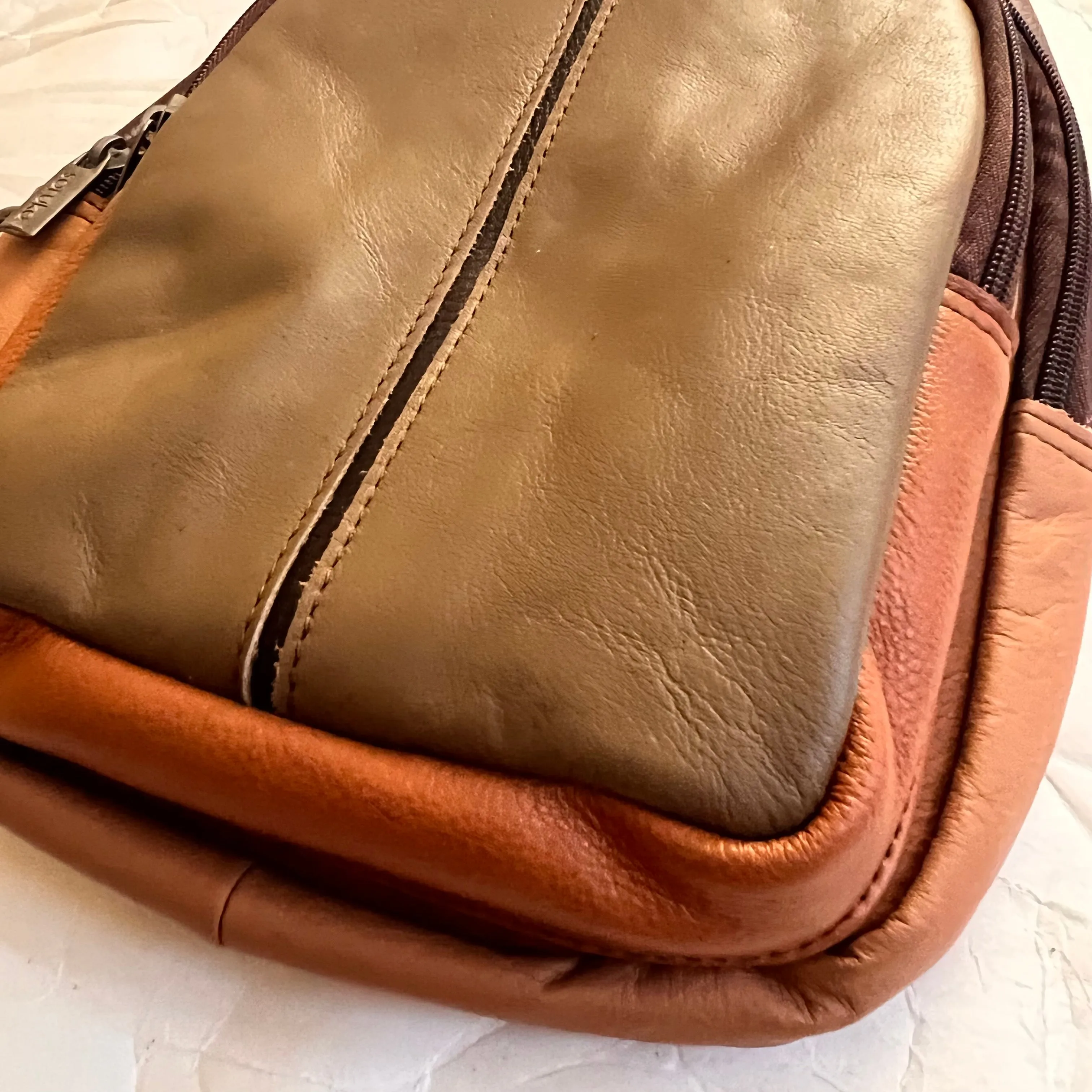 Soruka - Gregg Sling Bag, Taupe