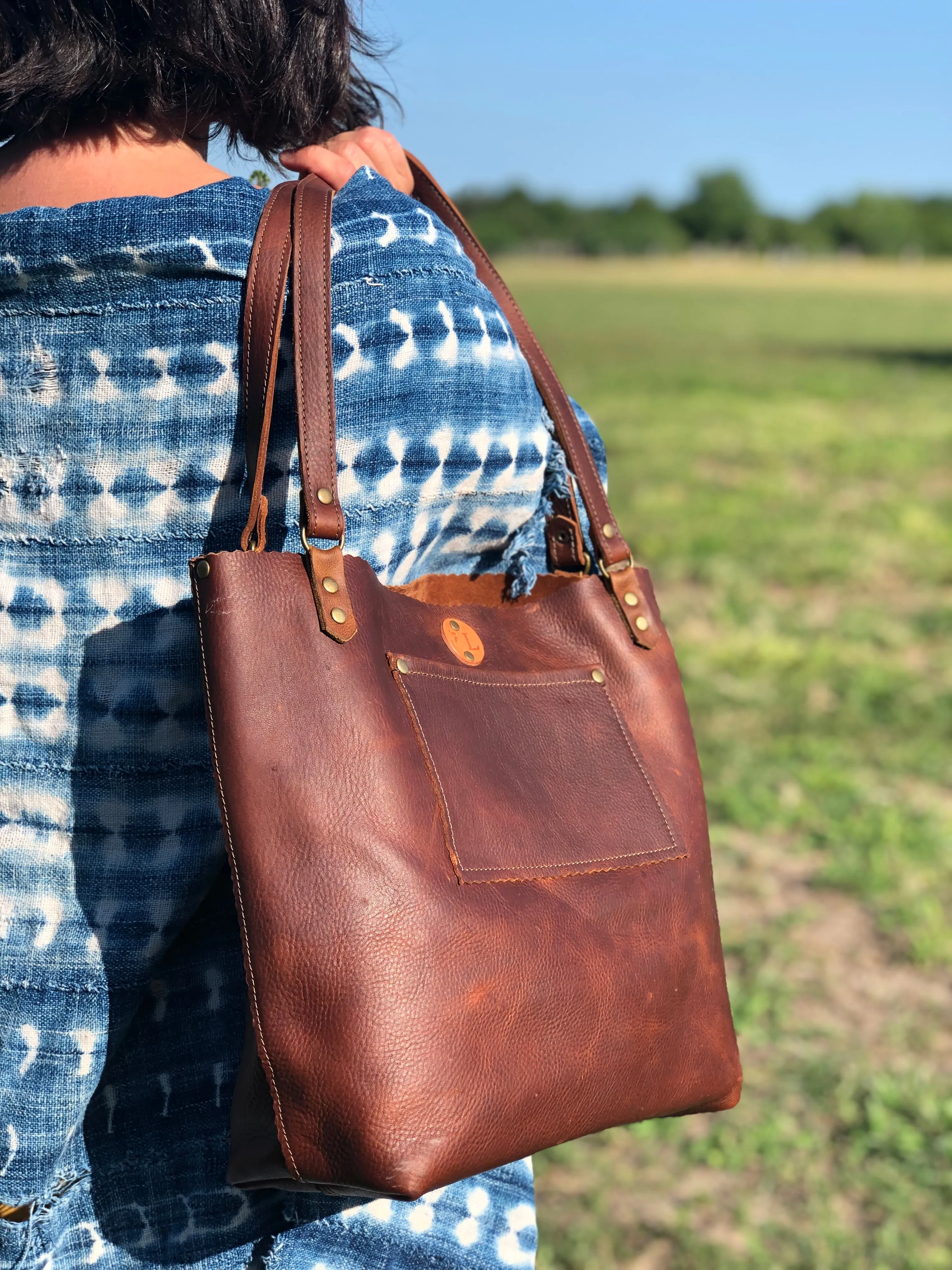 Tote- Large- Classic Leather