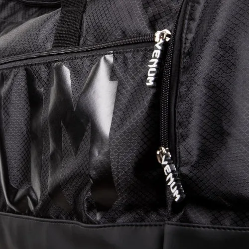 VENUM-02826-114 SPARRING SPORT TRAINING GYM BAG 54 x 28 x 26 cm Black Black