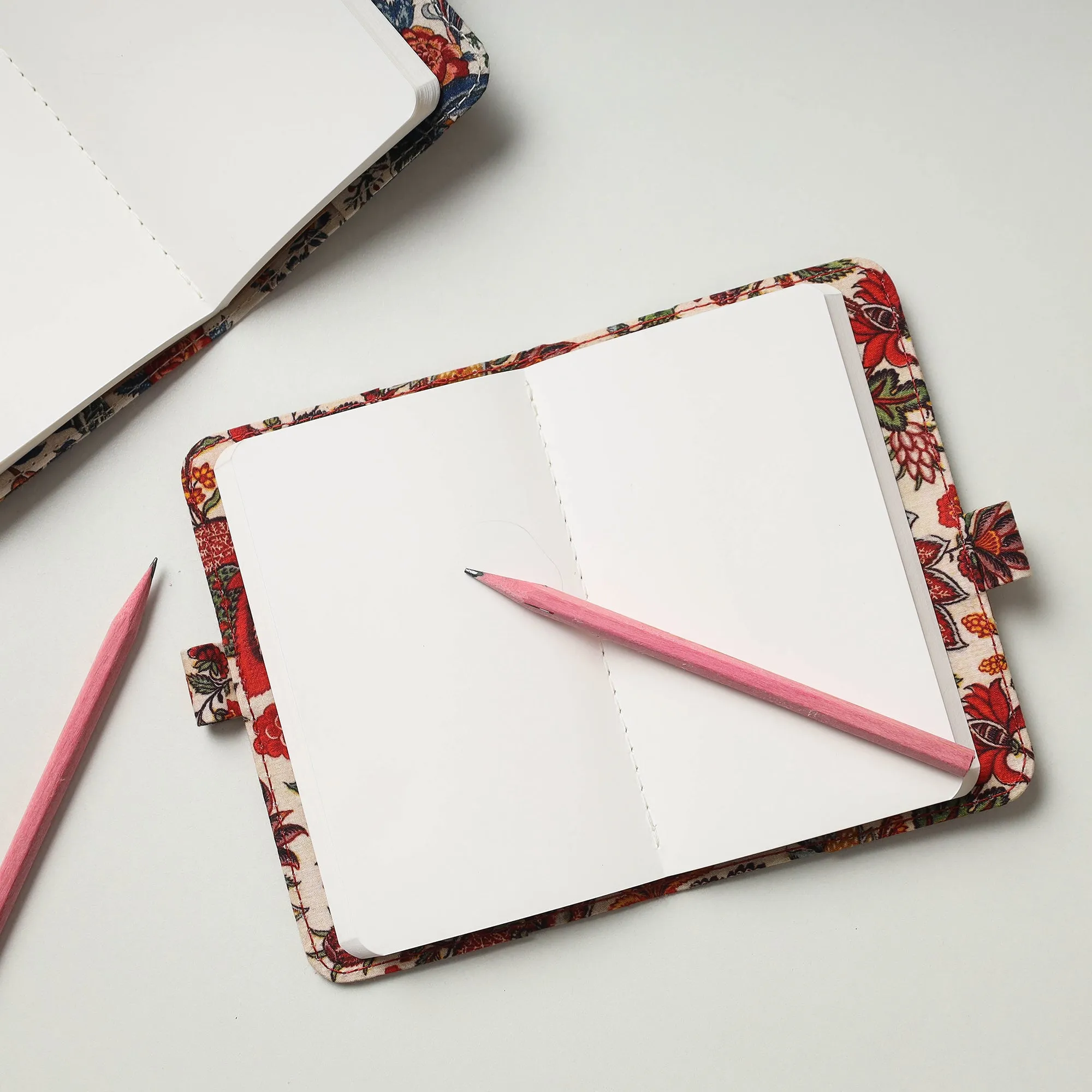 White - Floral Printed Handmade Classic Notebook with Pencil (Small)